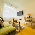 Luxury Apartment In Luton Town
